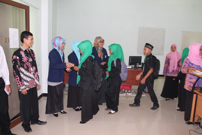 Studi Banding SMK Perbankan Syariah Pondowan Di Staimafa (13) Studi Banding SMK Perbankan Syariah Pondowan Di Staimafa (13)