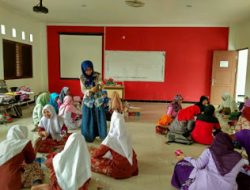 Kreasi Mahasiswa PIAUD: Menggapai Berkah Melalui Sampah