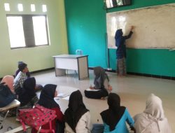 Simulasi FGD Oleh Mahasiswa PMI IPMAFA