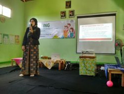 Kampanye Pentingnya Pengasuhan Positif Anak, HMPS PIAUD Parenting ke Lembaga PAUD