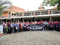 Peace Promotion Bersama ICK Pandu Turis Manca Negara Kunjungi Situs Bersejarah di Kajen