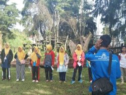 Hiking Bahasa Perkuat Skill Bahasa Asing Mahasiswa IPMAFA