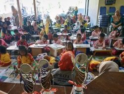 KKN Ipmafa Tingkatkan Potensi Kreativitas Anak Dengan Kegiatan Mewarnai