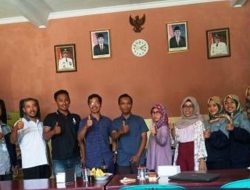 Tingkatkan Pelayanan, Pemerintah Desa Bersama KKN Ipmafa Gelar Pelatihan Mengelola Website