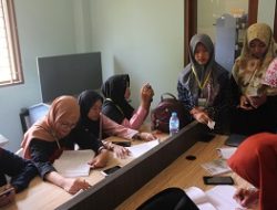 Yuk, Intip Aktifitas Mahasiswa Ipmafa Saat libur Kuliah di Perpustakaan Ngapain Aja