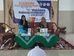 Bedah Buku Pusat Fisi Ipmafa Bareng Santri Banat Mathole’: Sesibuk Apapun Kiai Sahal Tetap Muthola’ah dan Menulis
