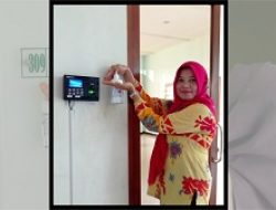 Cegah Corona, BURT Ipmafa Pasang Hand Sanitizer, Stok Langka