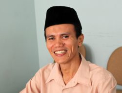 STUDI ISLAM DAN POLITIK DI PESANTREN; MENGAPA TIDAK?